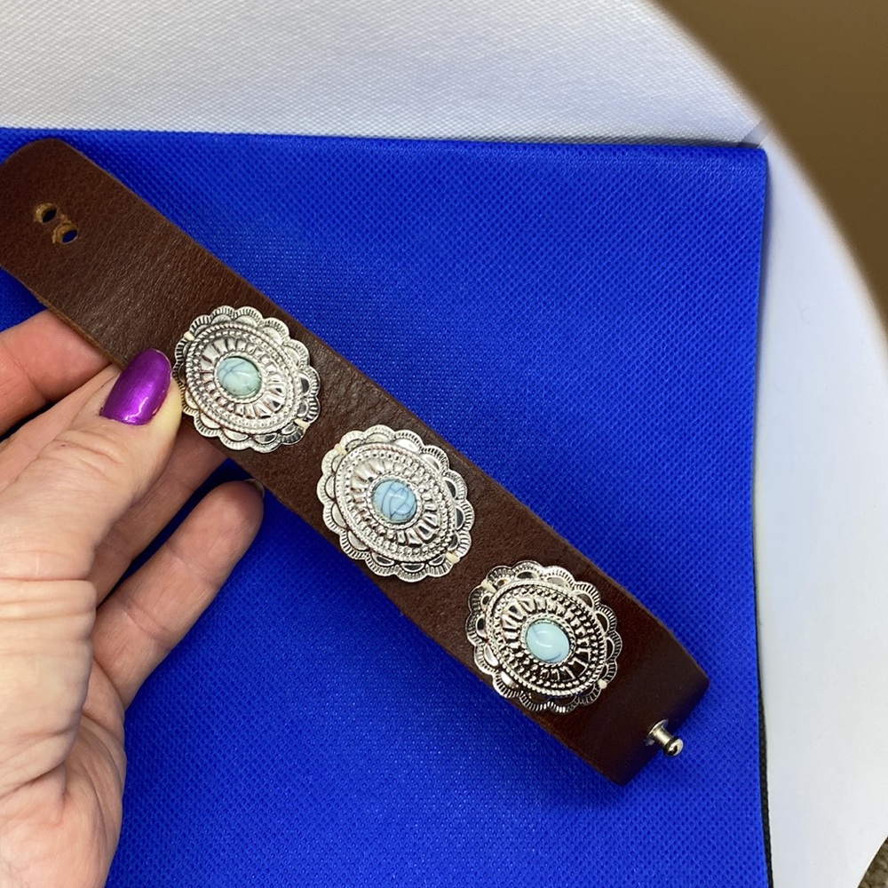 👢Concho Leather Brown Cuff Bracelet🐴